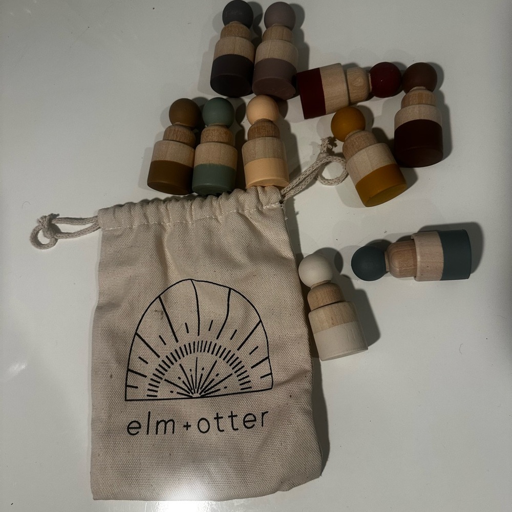 Wooden Peg Dolls Set - Multicolor